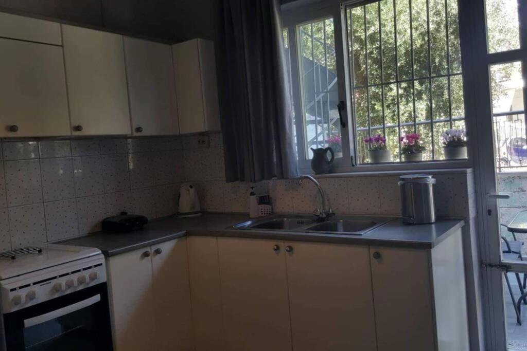 Ευρύχωρο Σπίτι Στην Πάτρα Apartment Bagian luar foto