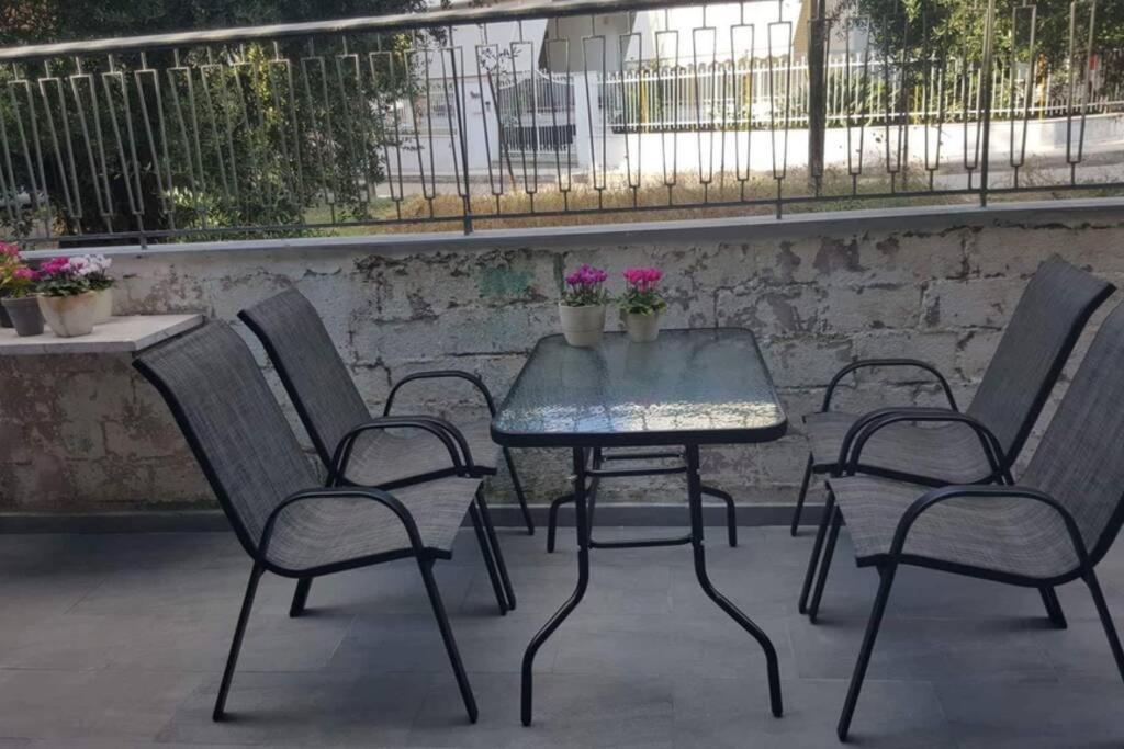 Ευρύχωρο Σπίτι Στην Πάτρα Apartment Bagian luar foto